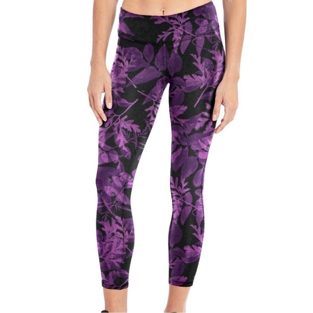 Women’s Marika Sport workout leggings!